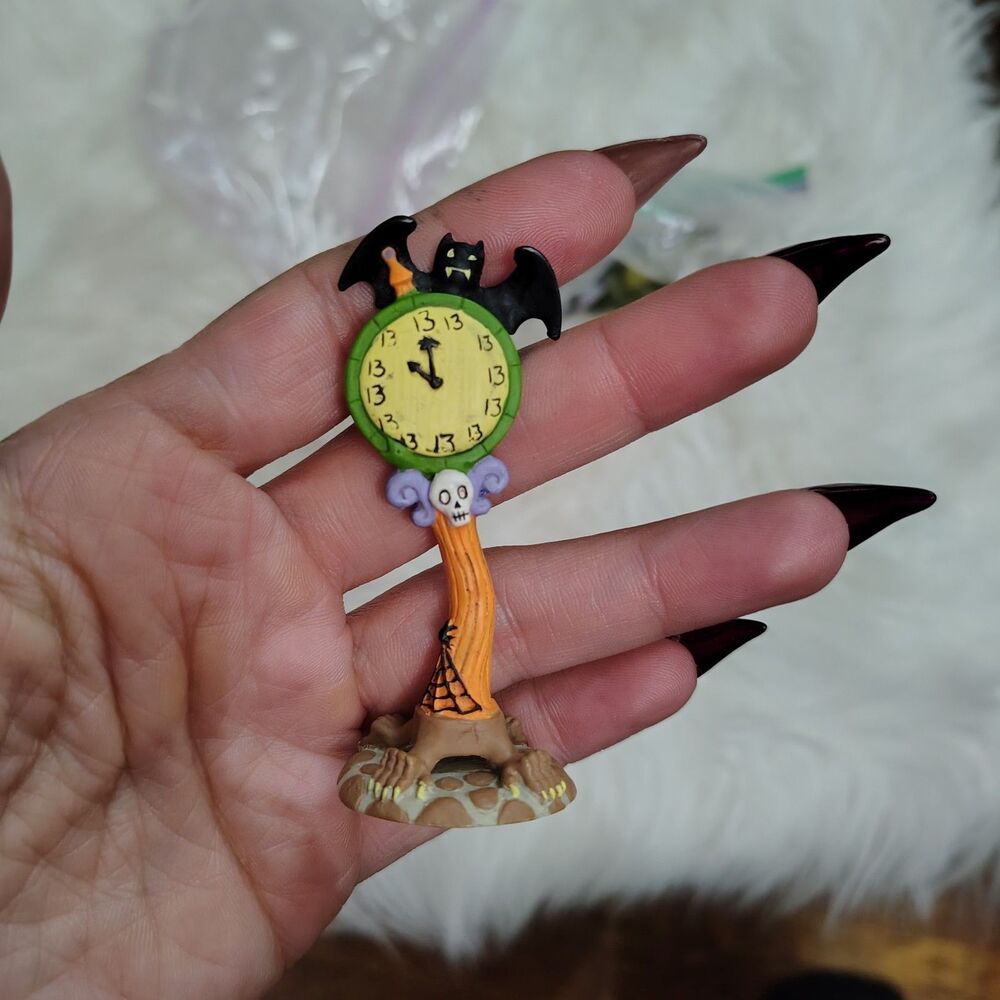 Creepy Hollow Halloween Village Skull Bat Clock Sign Spooky Decoration Fall